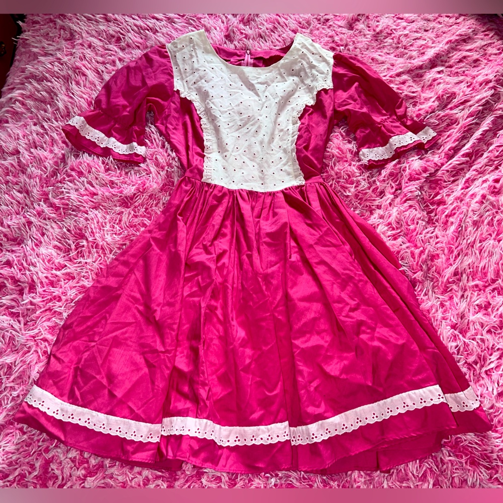 CUSTOM Vintage 1950s pink swing dress with eyelet lace